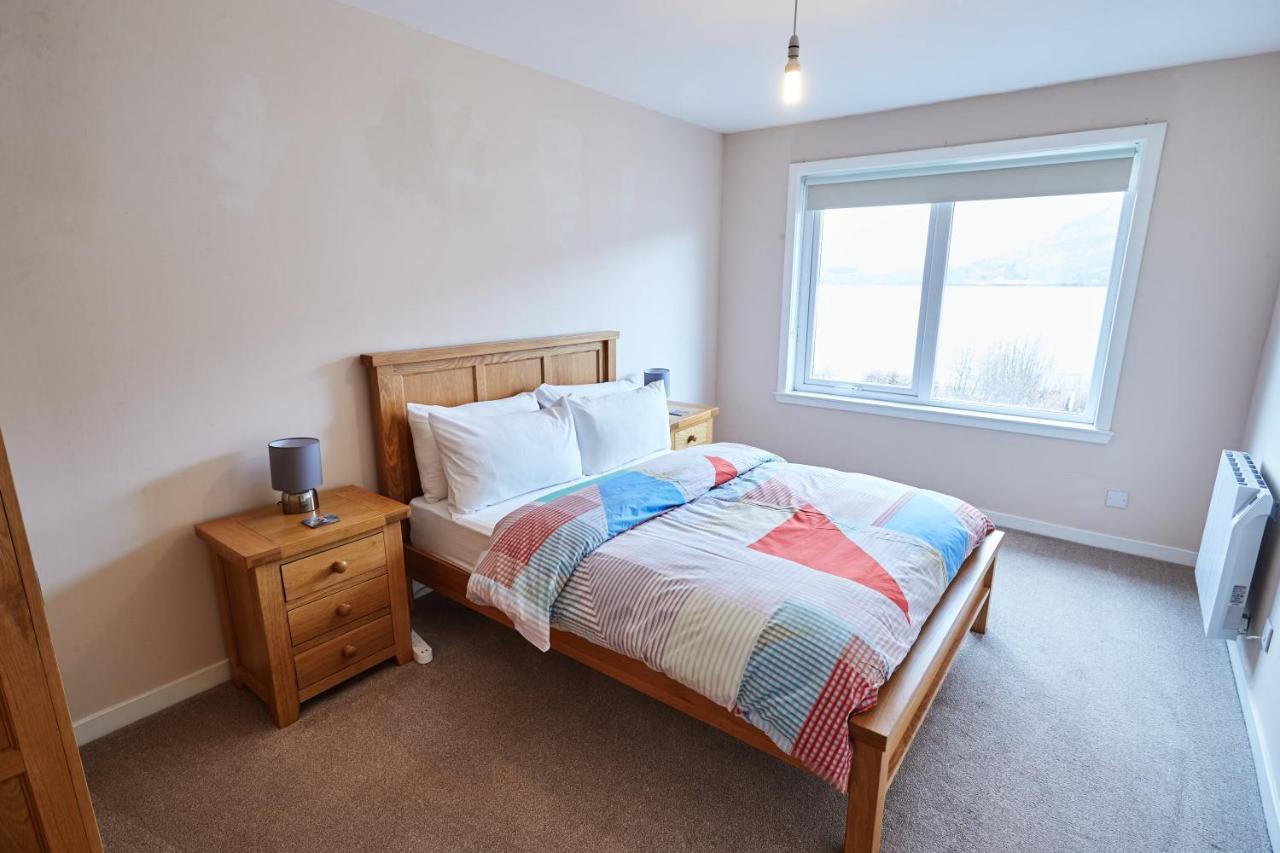 Etive, Beautiful Lochside Apartment With Balcony Fort William Exterior photo